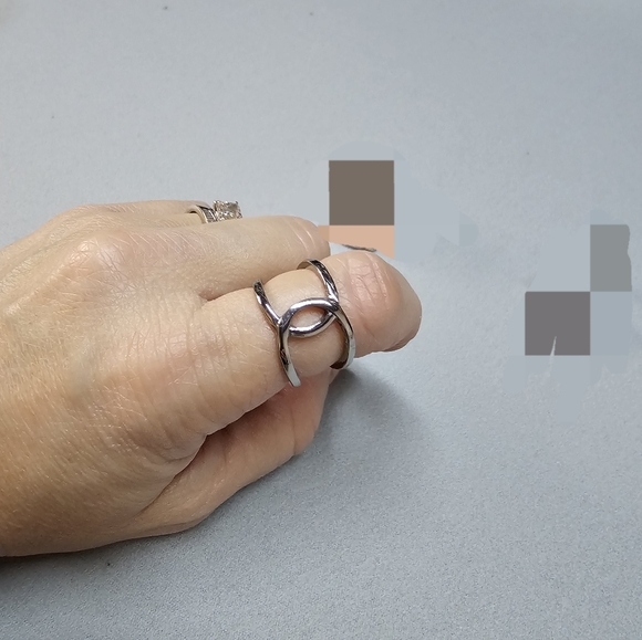 Ring - Picture 2 of 2